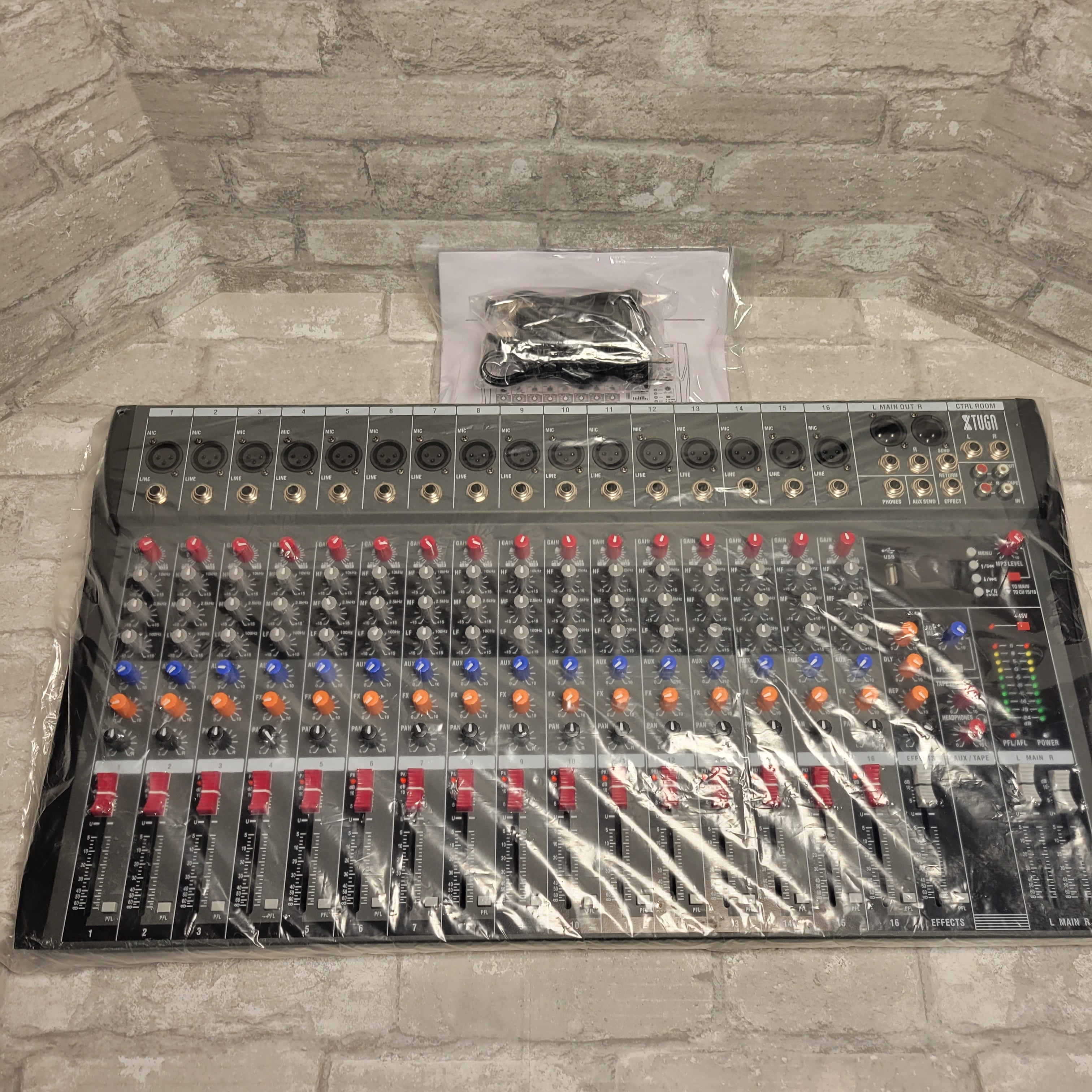 Xtuga Ct160x Professional Sound Audio Mixer 16-Channel (8053119451374)